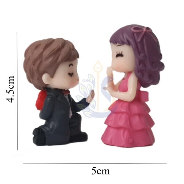 Miniature Figure Set A Proposing Couple